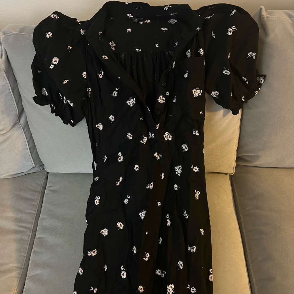 Lucky brand floral dress with puff sleeves and belt